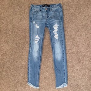 hollister cropped light wash ripped jeans size 00